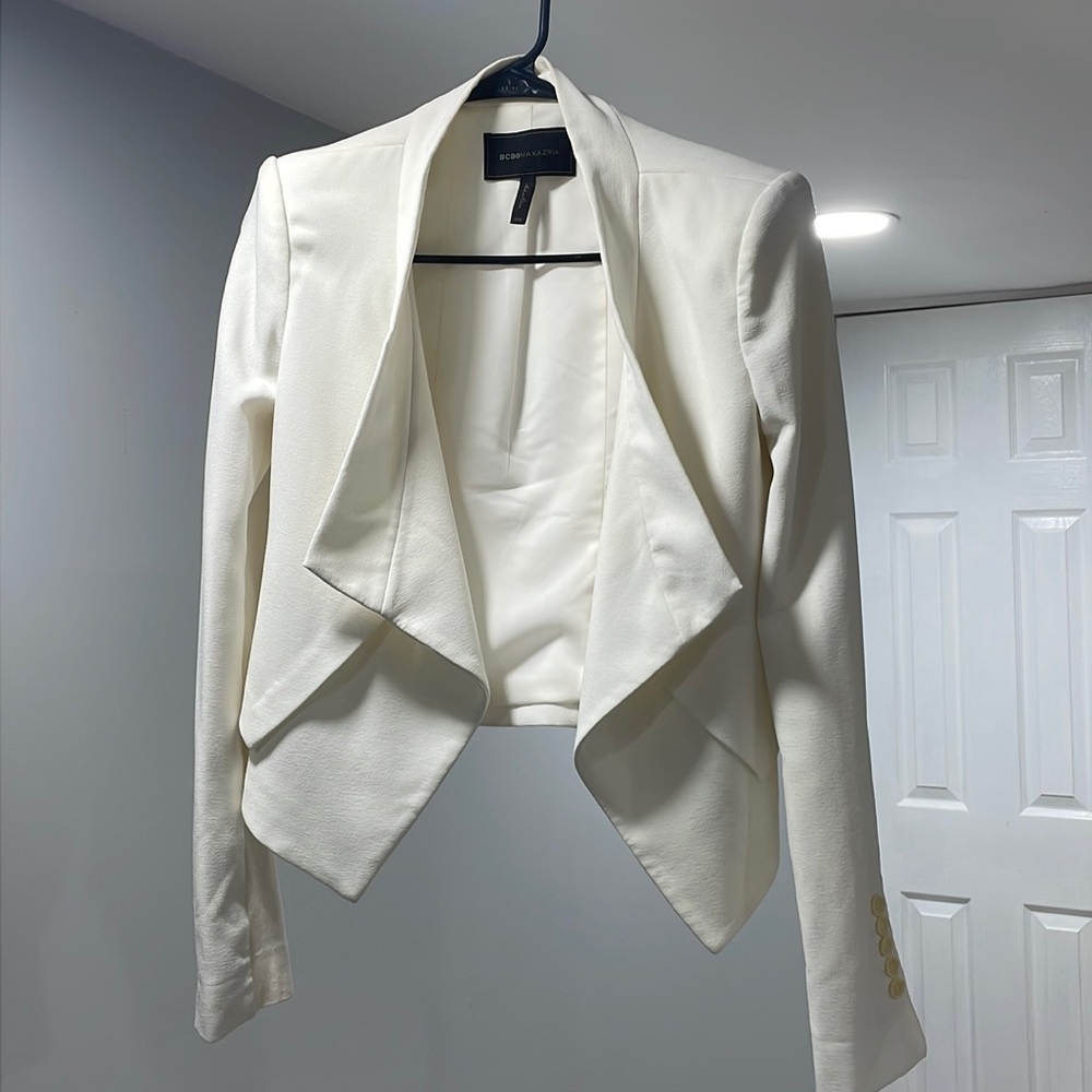 Bcbgmaxazria white blazer with shoulder pads